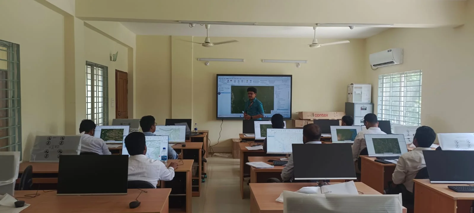 GIS and remote-sensing instruction with participant workstations